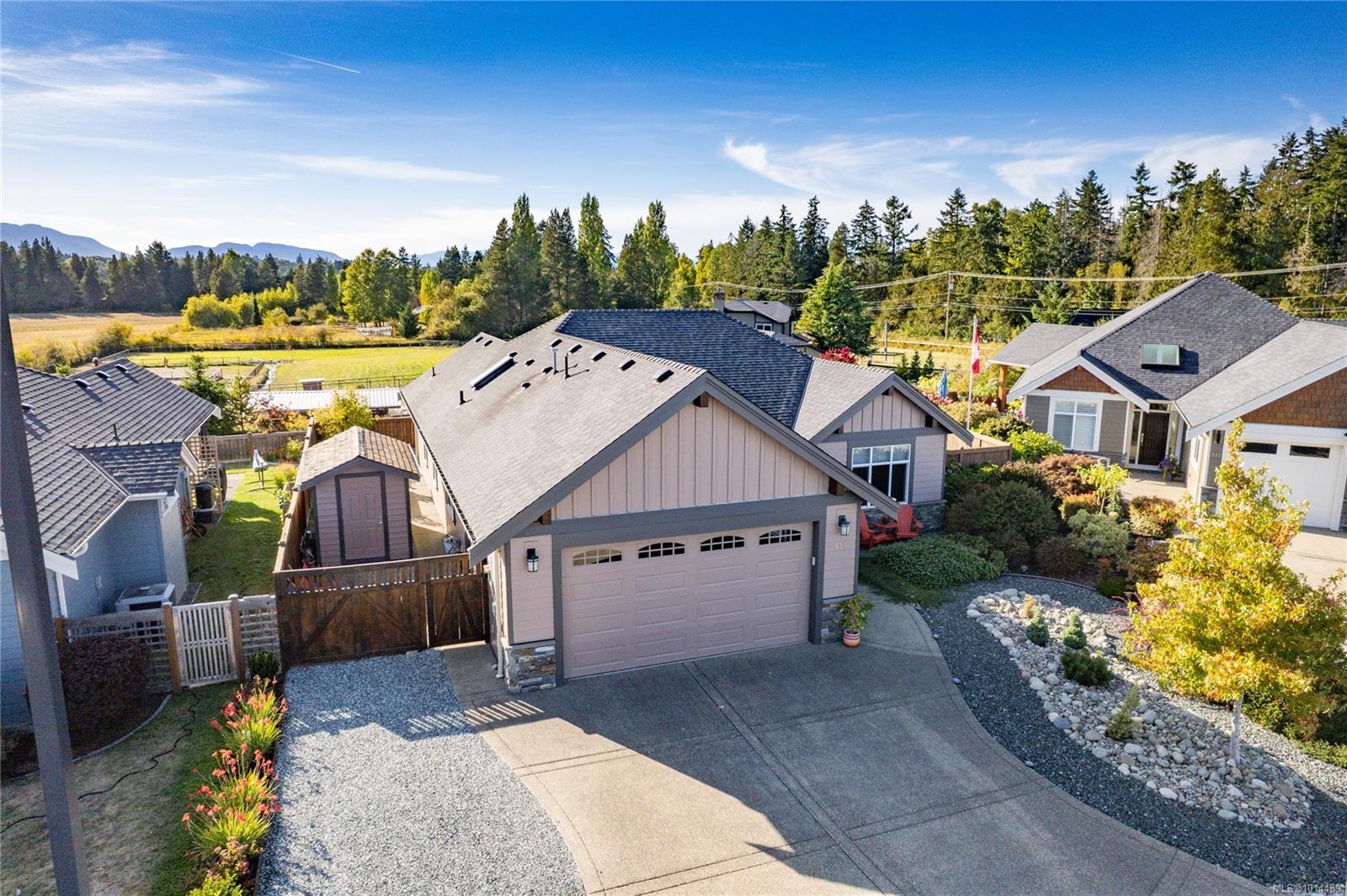 527 Ridgefield Dr, Parksville, BC V9P 0E2