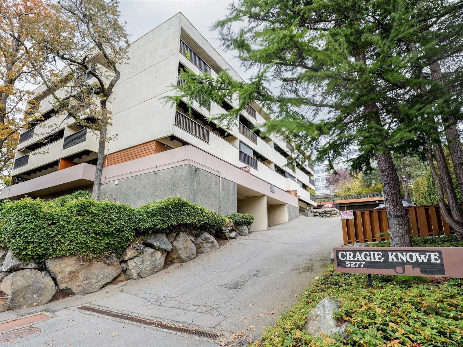 3277 Glasgow Ave Apt 413, Saanich, BC V8X 1M3