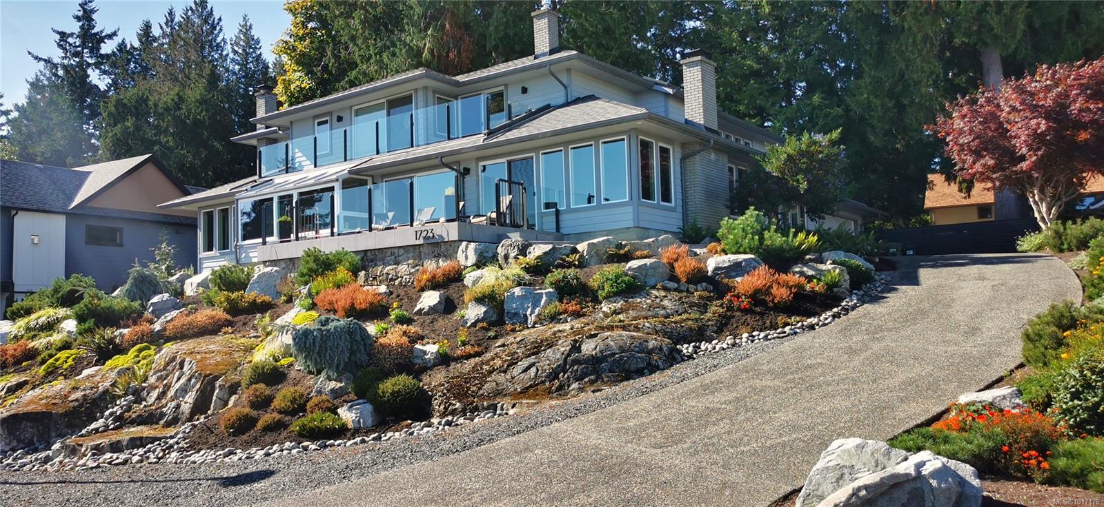 1723 Mayneview Ter, North Saanich, BC V8L 4L5