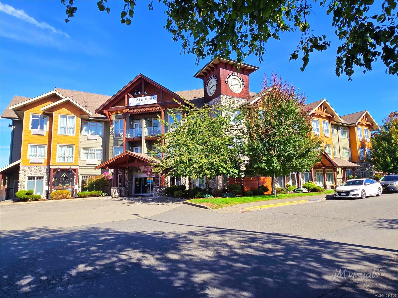 1730 Riverside Ln, Courtenay, BC V9N 8C7