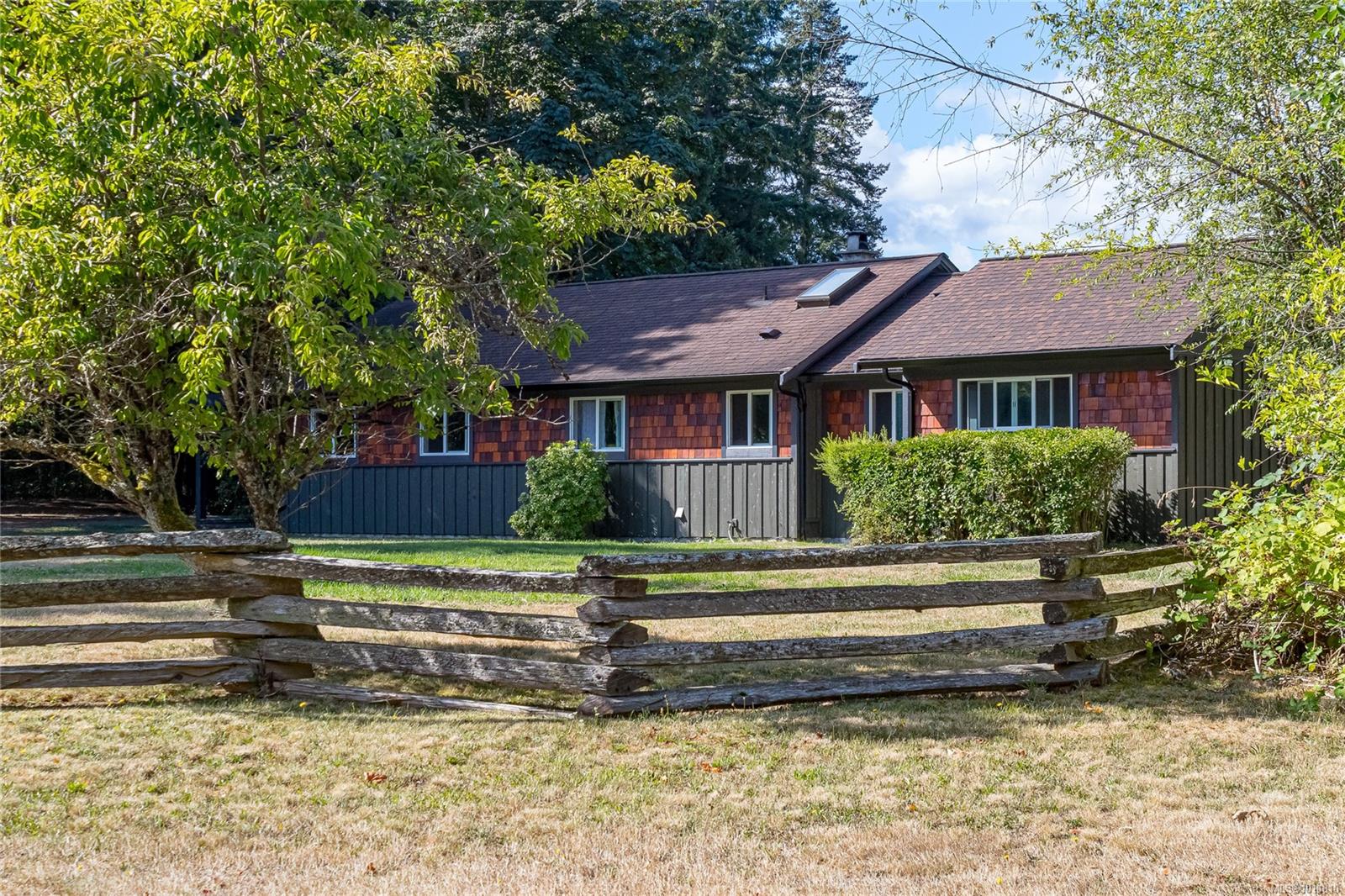 5410 Matson Rd, Ladysmith, BC V9G 1L9