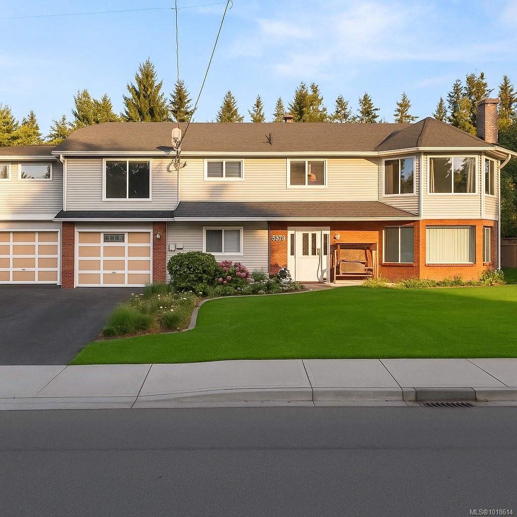 4375 Viewmont Ave, Saanich, BC V8Z 5K8