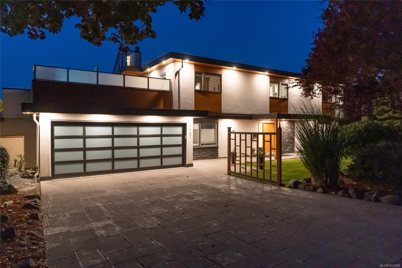 4461 Arsens Pl, Saanich, BC V8N 3T7