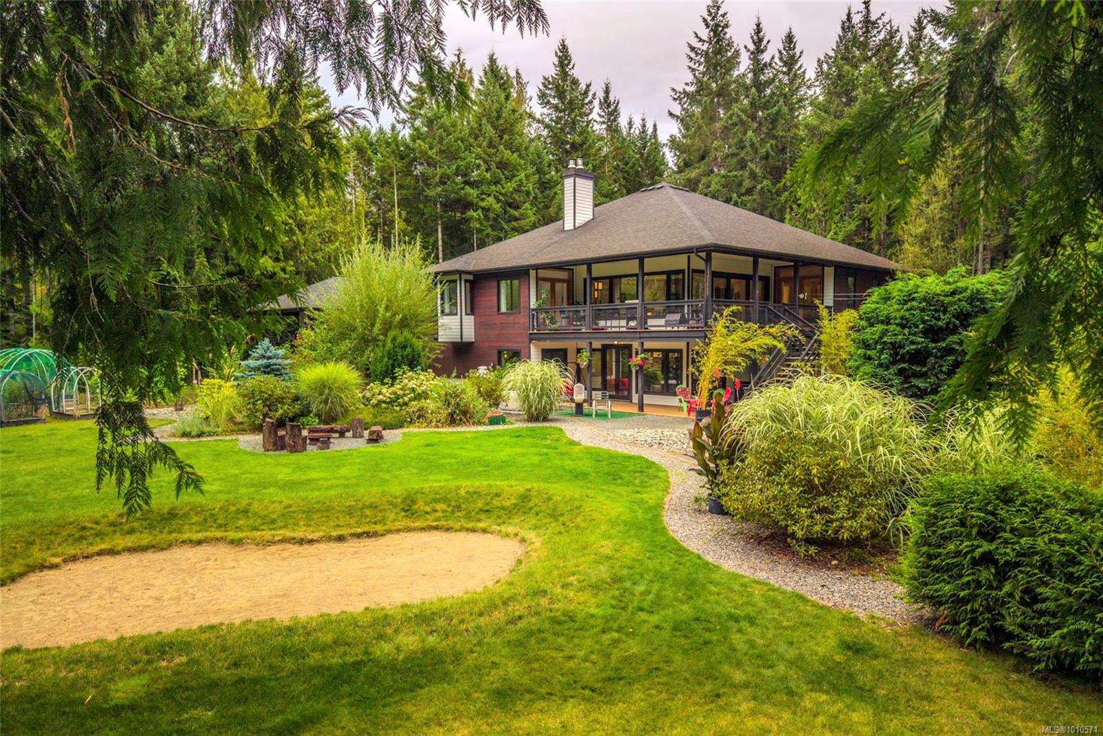 1875 Ashling Rd, Qualicum Beach, BC V9K 2V1