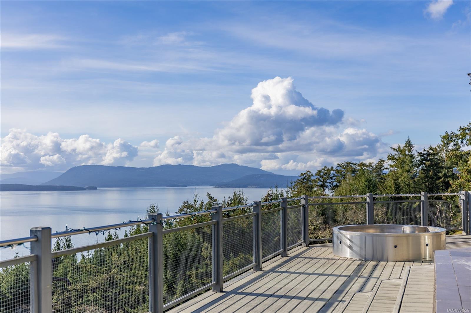 6927 Pirates Rd, Pender Island, BC V0N 2M2