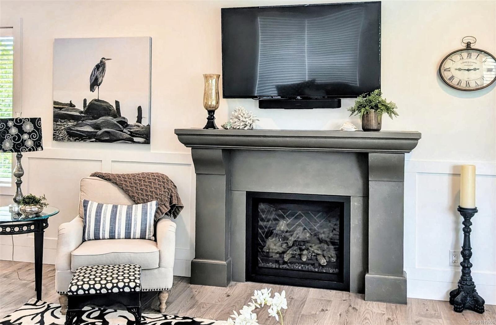 50 Songhees Rd Apt 516, Victoria, BC V9A 7J4