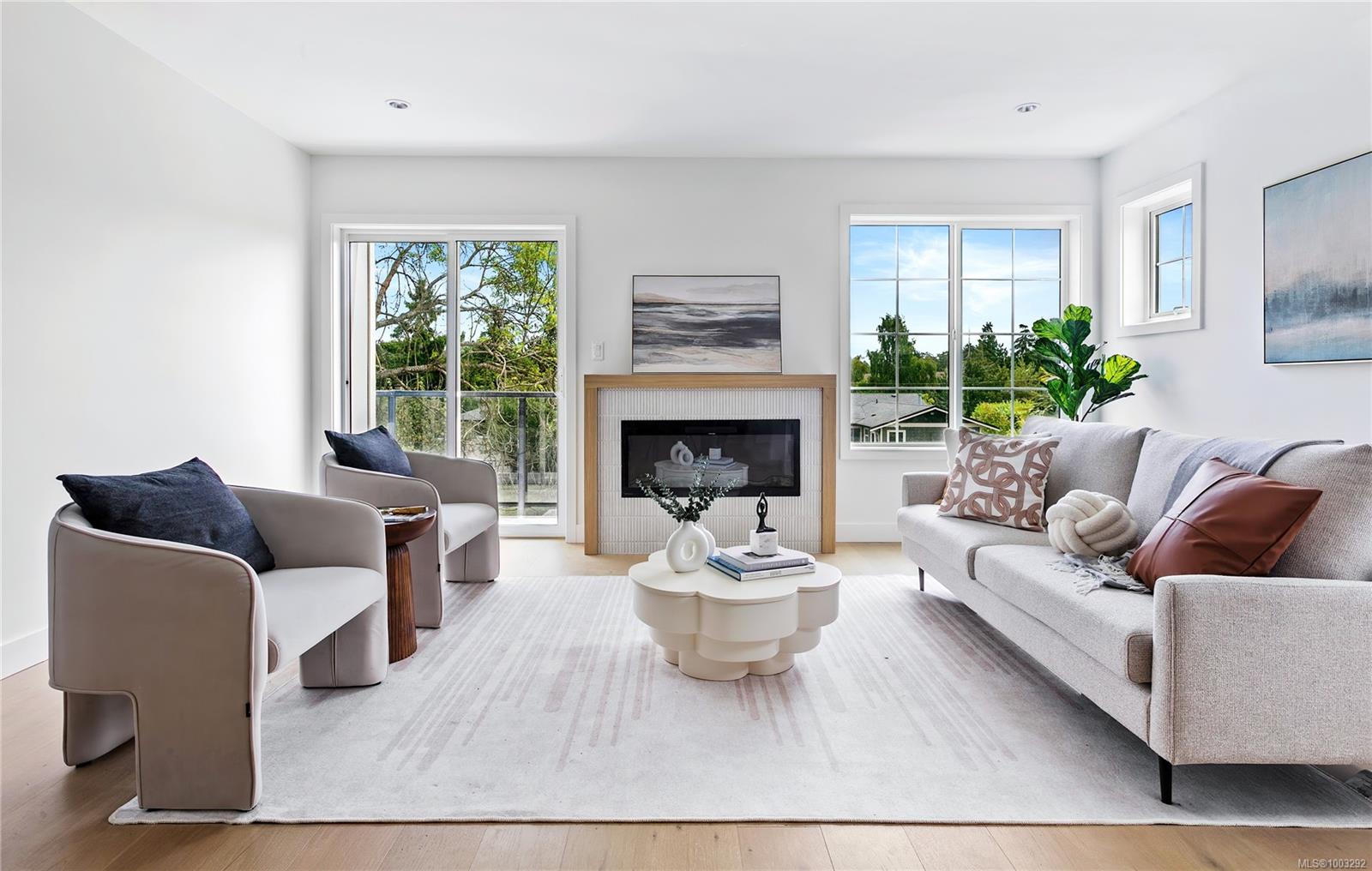 3907 Cedar Hill Rd Unit 4, Saanich, BC V8P 3Z8