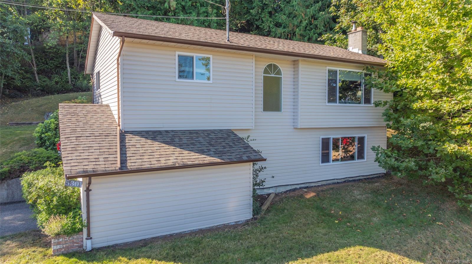 5301 Toms Trnabt, Nanaimo, BC V9T 5M9