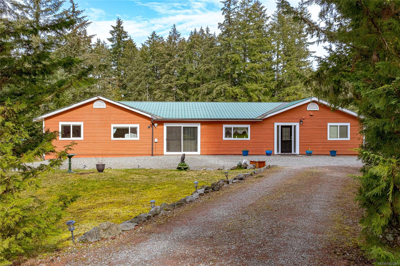 770 Gilbert Rd, Qualicum Beach, BC V9K 1V2