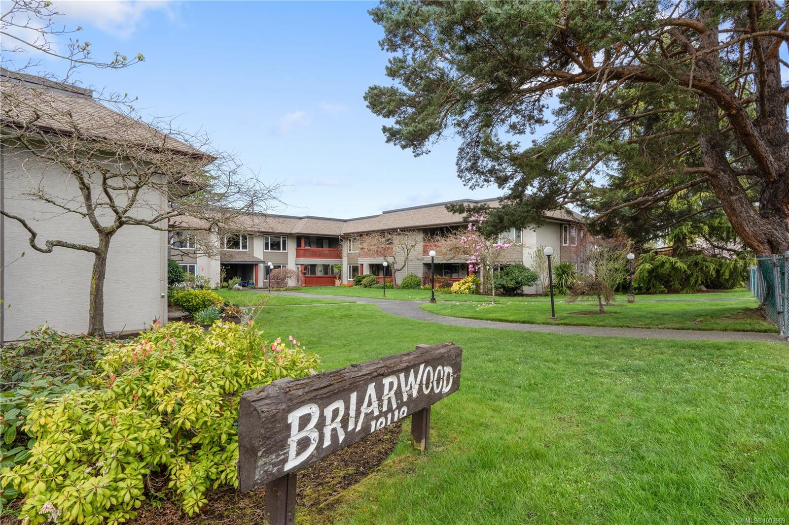 10110 Fifth St Apt 115, Sidney, BC V8L 2X9