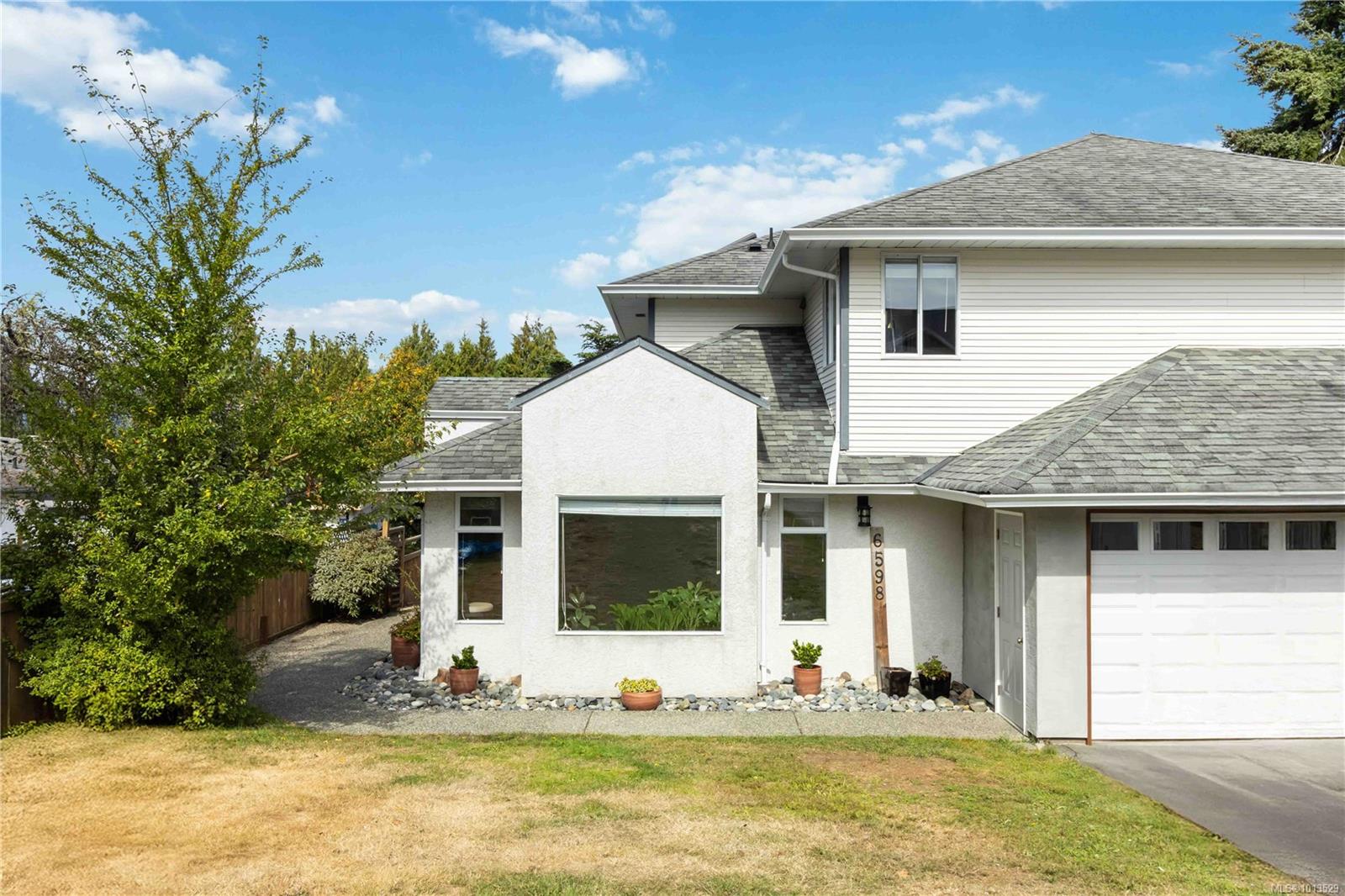 6598 Felderhof Rd, Sooke, BC V9Z 0V8
