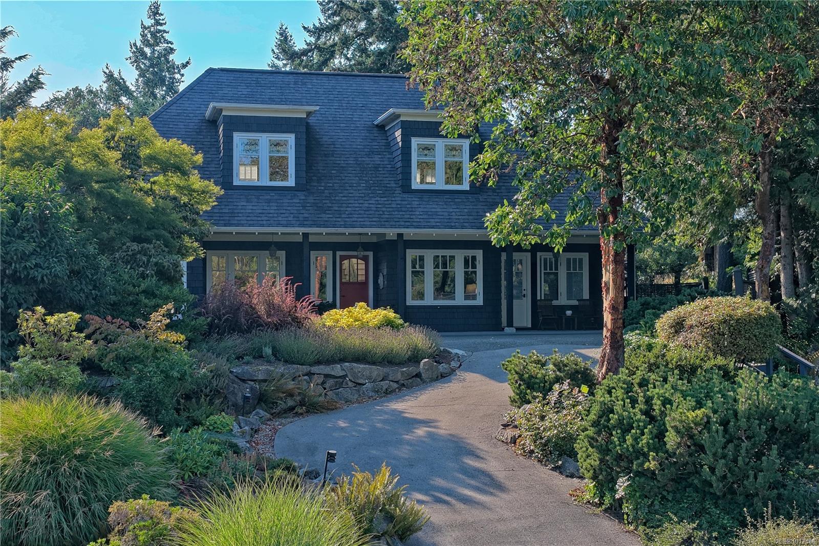 106 Village Ter, Salt Spring, BC V8K 2X5