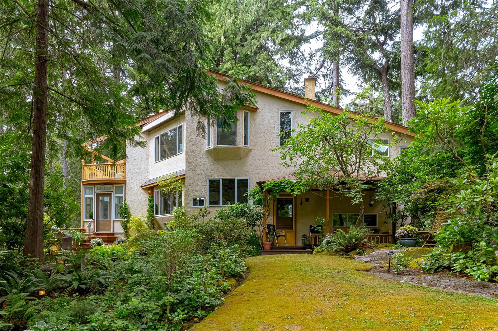 3293 Mcguire Way, Ladysmith, BC V9G 1C4