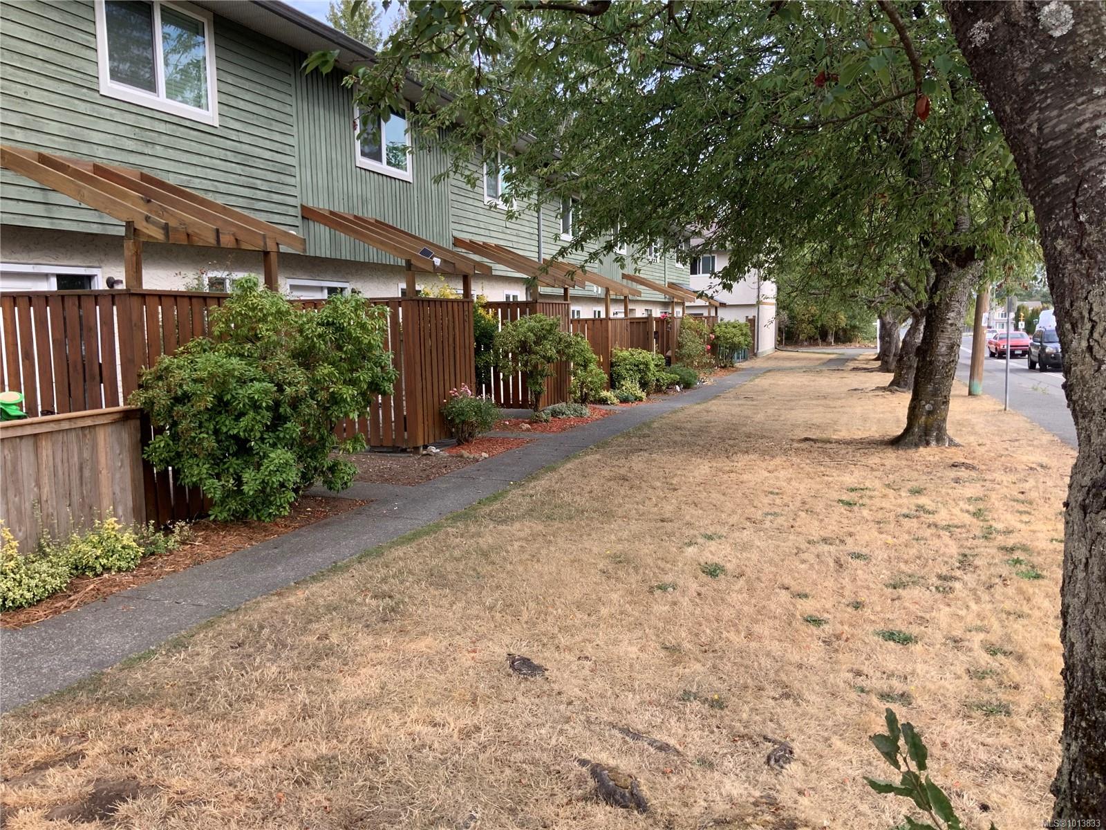 17th St APT 3 Unit 951, Courtenay, BC V9N 7P8