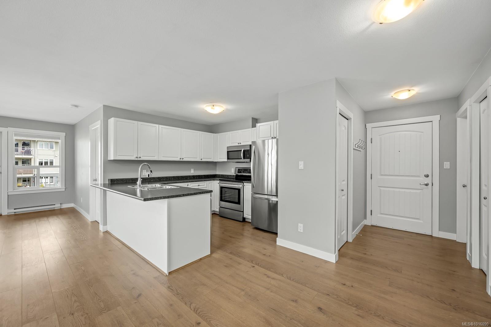 20th St APT 24 Unit 119, Courtenay, BC V9N 8B1
