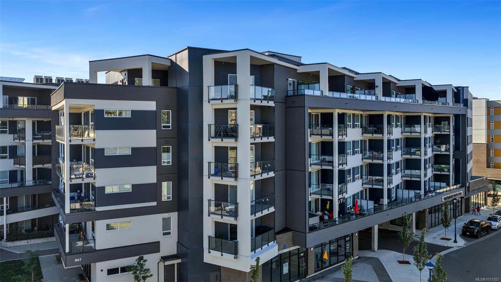 947 Whirlaway Cres Apt 608, Langford, BC V9B 6W6