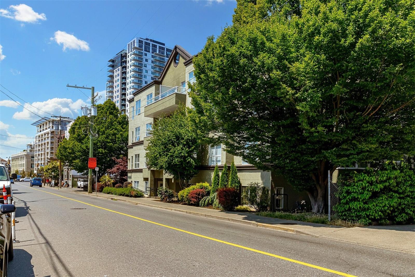 832 Fisgard St Apt 103, Victoria, BC V8W 1S1