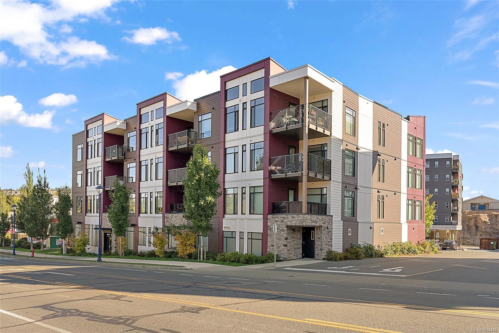 707 Treanor Ave Apt 403, Langford, BC V9B 0X7