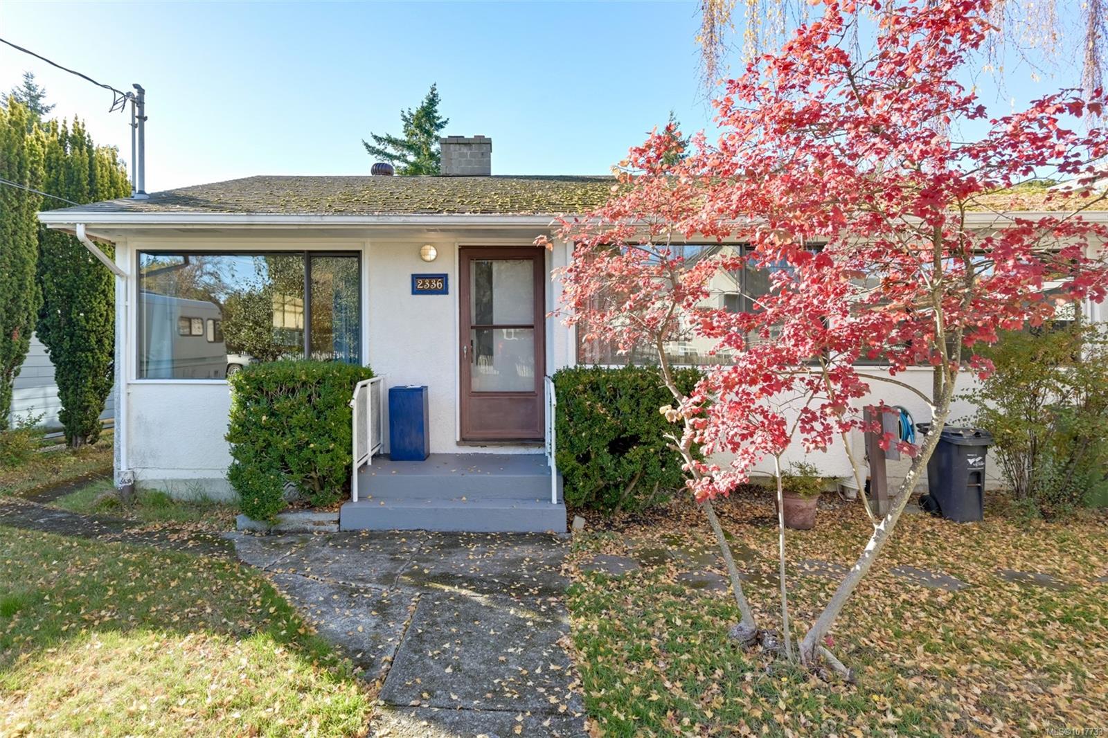 2336 Howard St, Victoria, BC V8R 4K7