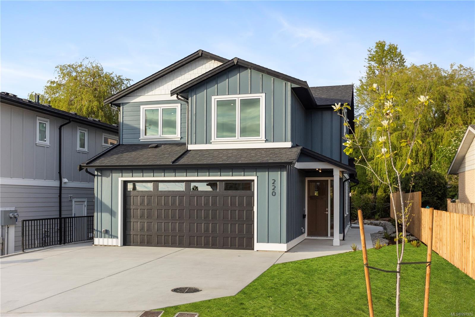 220 Kamloops Ave, Saanich, BC V8Z 1W5