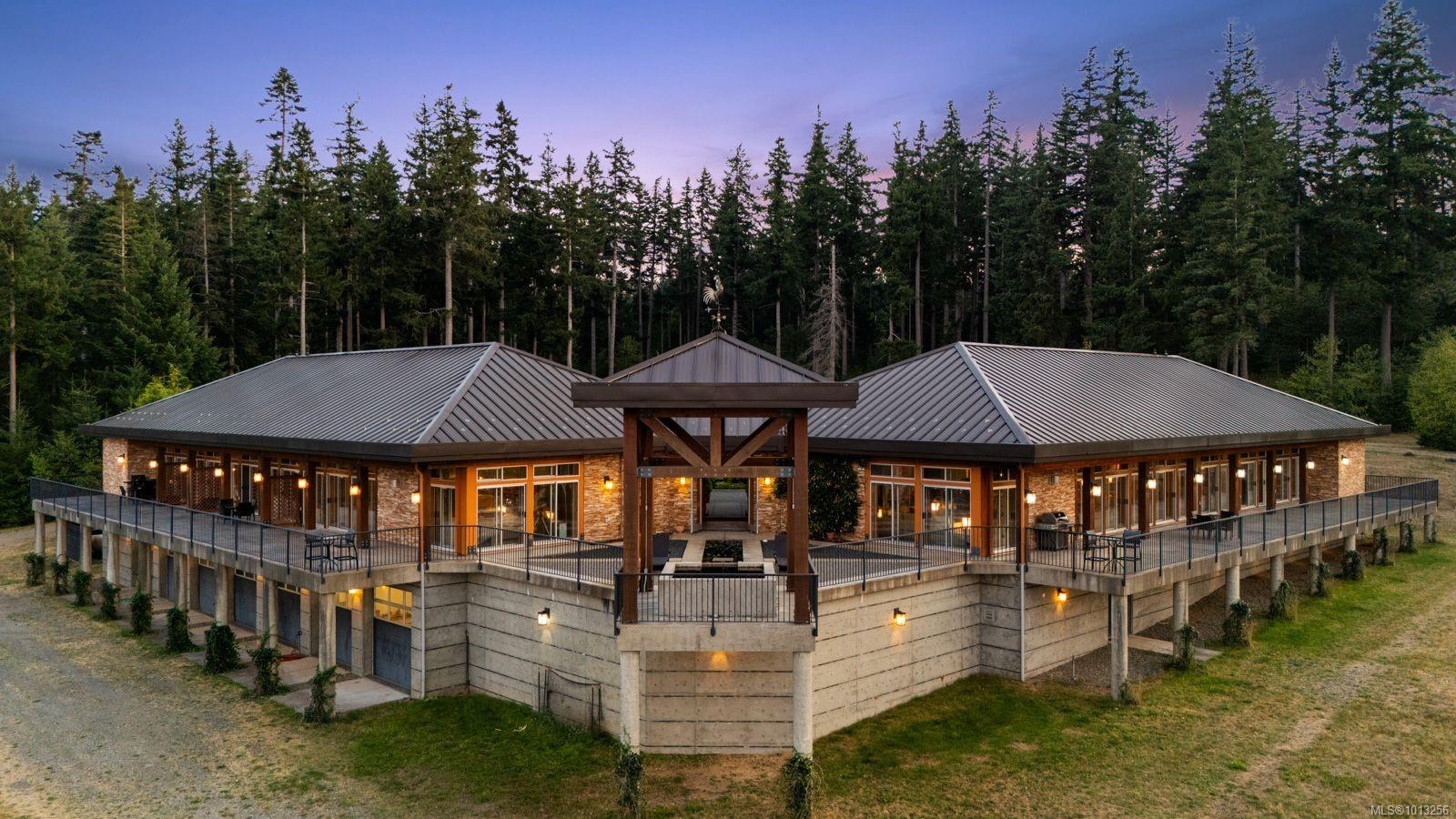 7939 Lenwood Rd, Courtenay, BC V9J 1V4