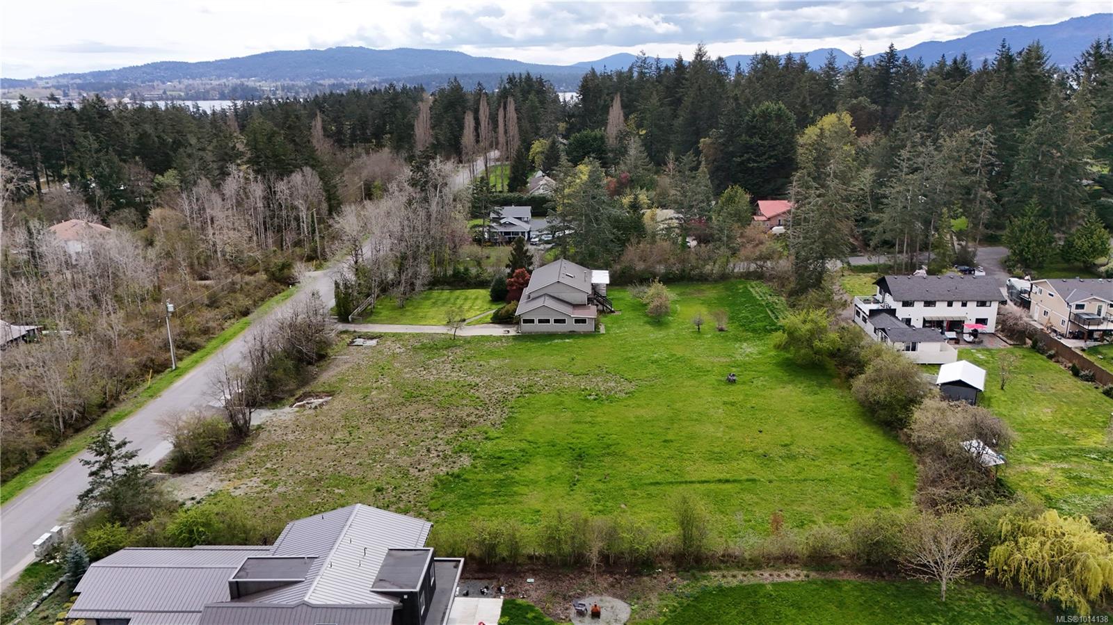 10826 Derrick Rd, North Saanich, BC V8C 3C2