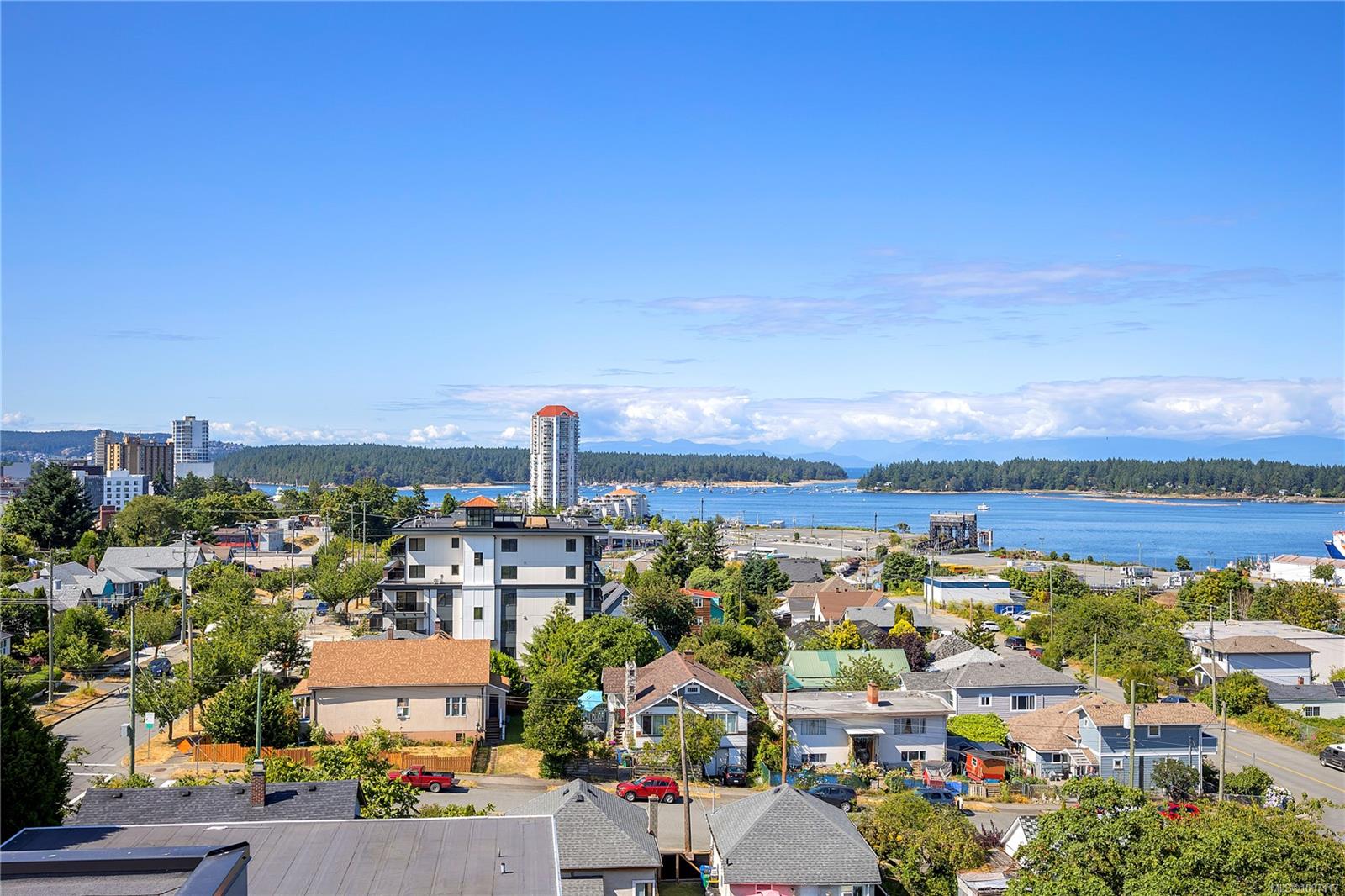 119 Haliburton St Apt 306, Nanaimo, BC V9R 4V9
