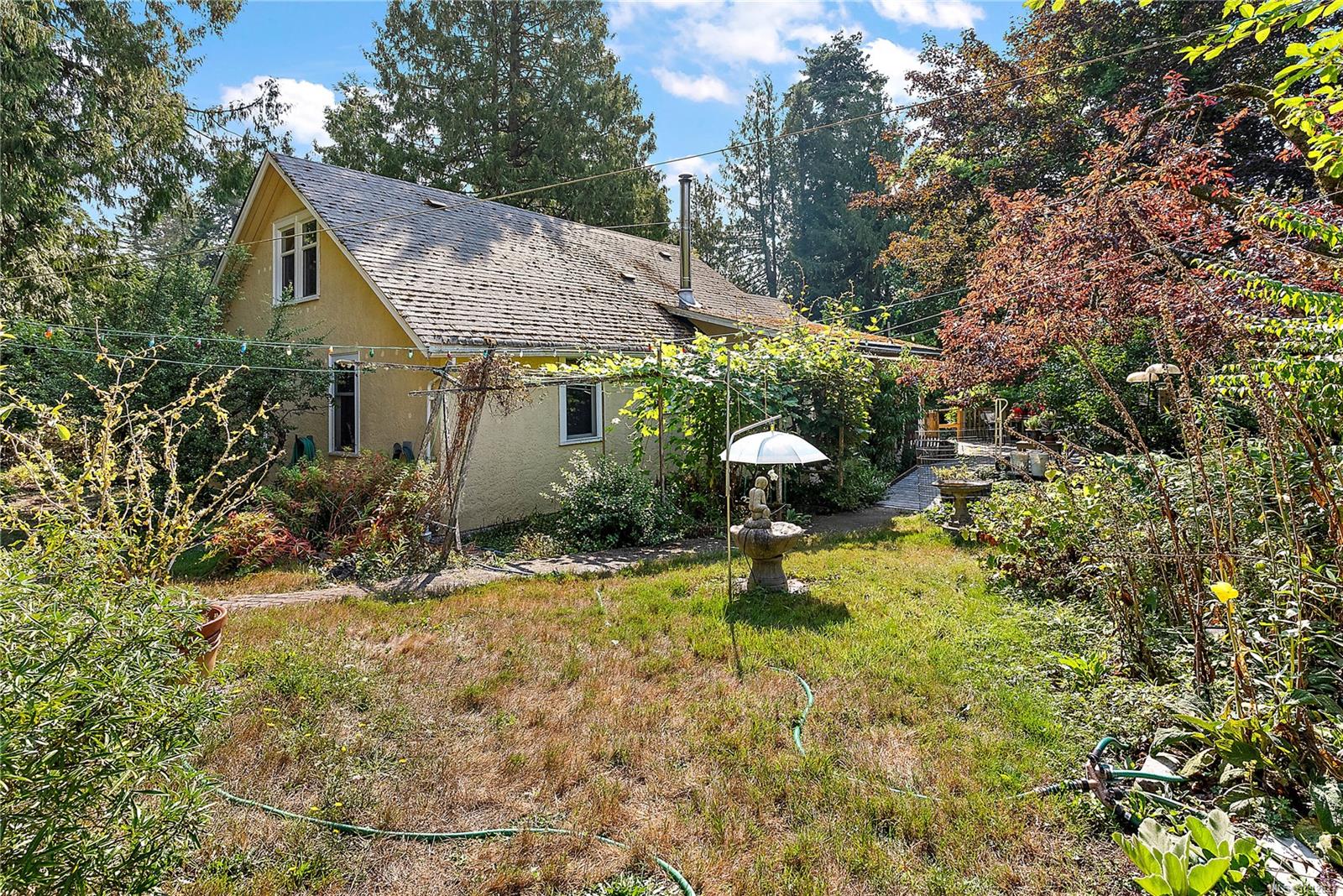 1720 Swartz Bay Rd, North Saanich, BC V8L 5R2