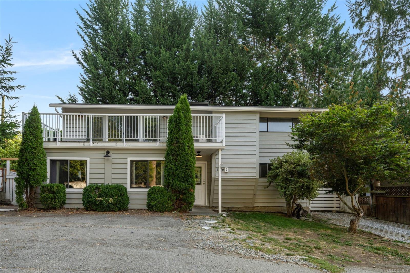 1176 Damelart Way Apt B, Central Saanich, BC V8M 1E3