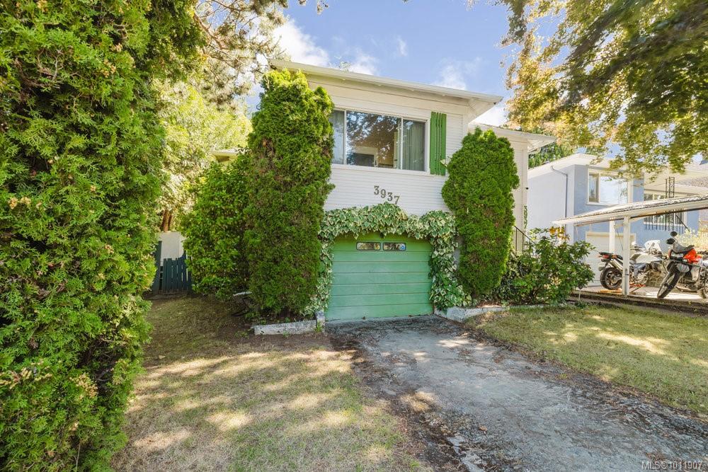 3937 Lasalle St, Saanich, BC V8P 3L8