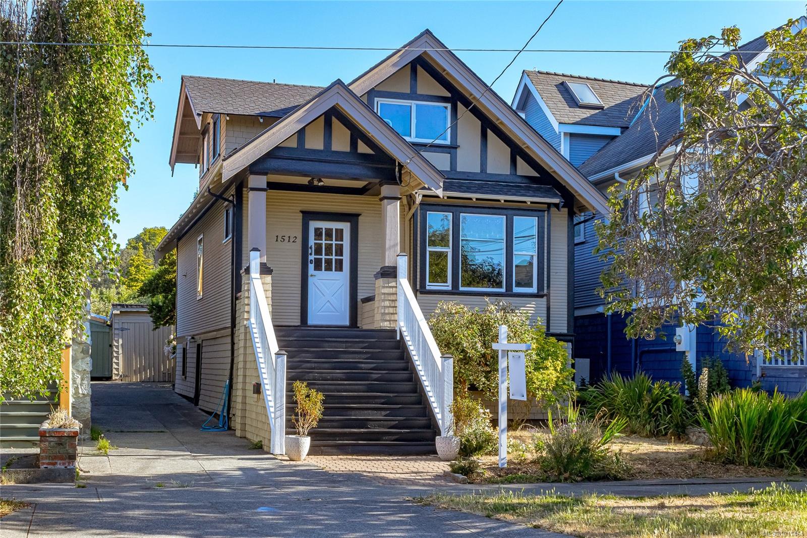 1512 Brooke St, Victoria, BC V8S 1M5