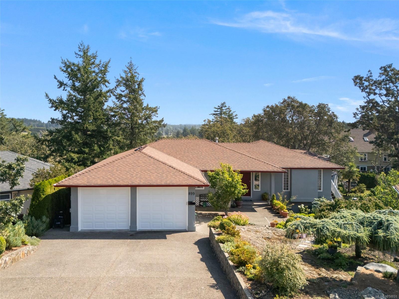 899 Currandale Crt, Saanich, BC V8X 4Y2