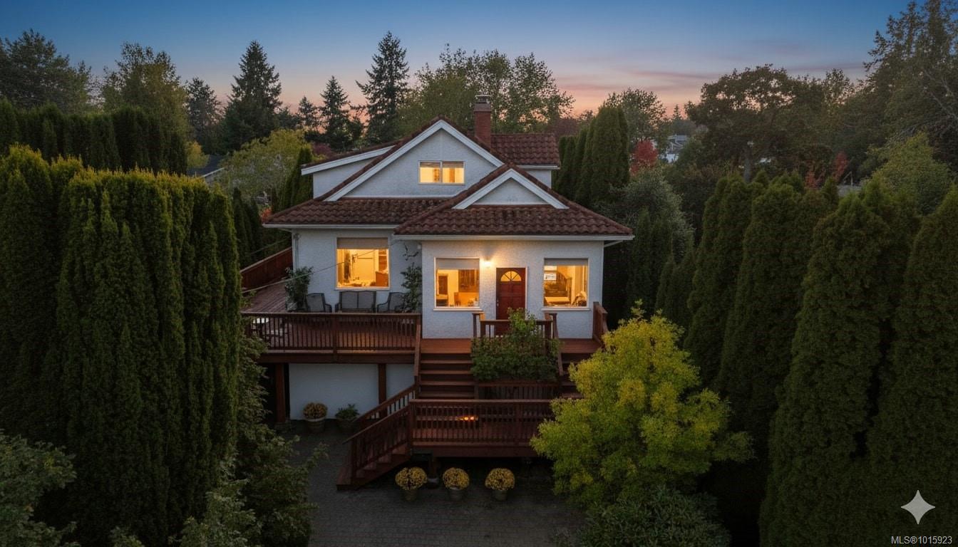 1295 Santa Rosa Ave, Saanich, BC V8Z 2V5
