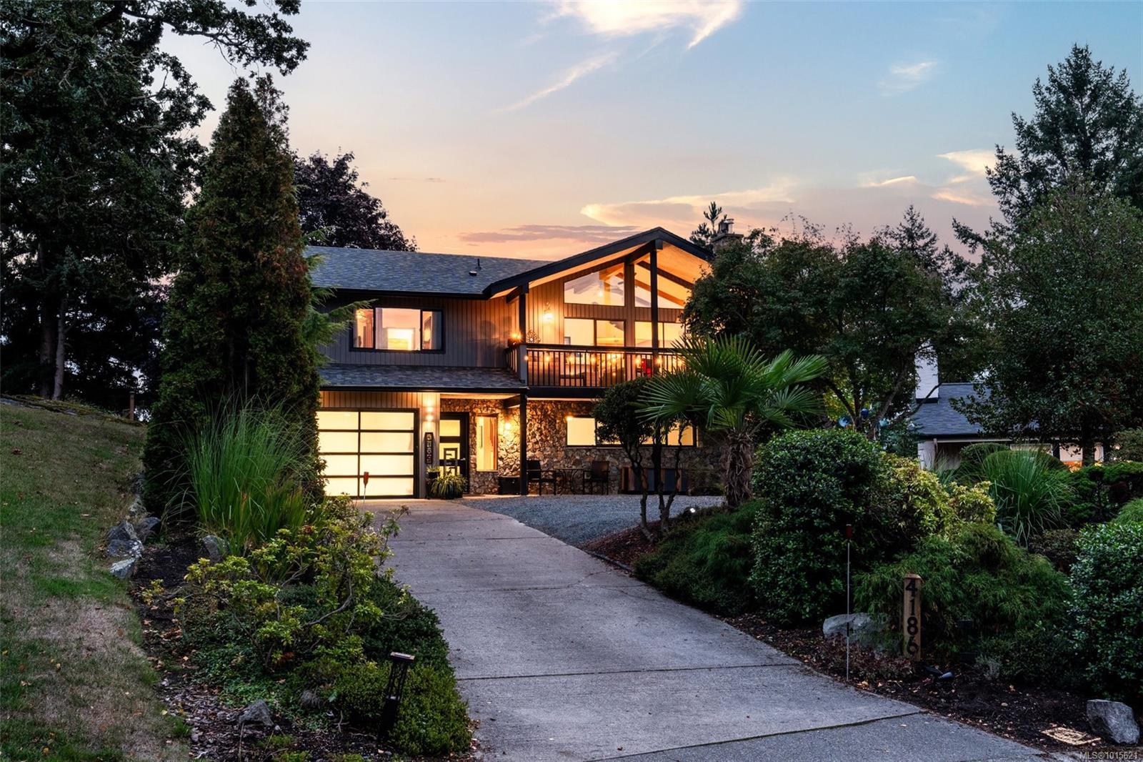 4186 Kashtan Pl, Saanich, BC V8X 4L7