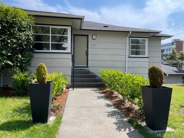 1211 Fairfield Rd, Victoria, BC V8V 3B3