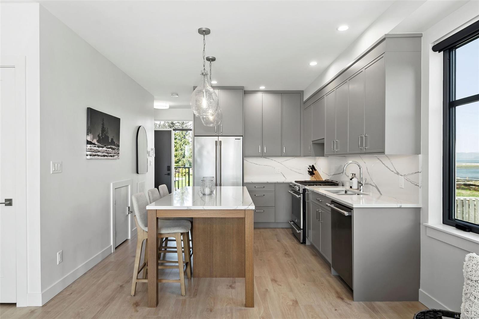 9022 Clarkson Ave Apt 12, Black Creek, BC V9J 1B2