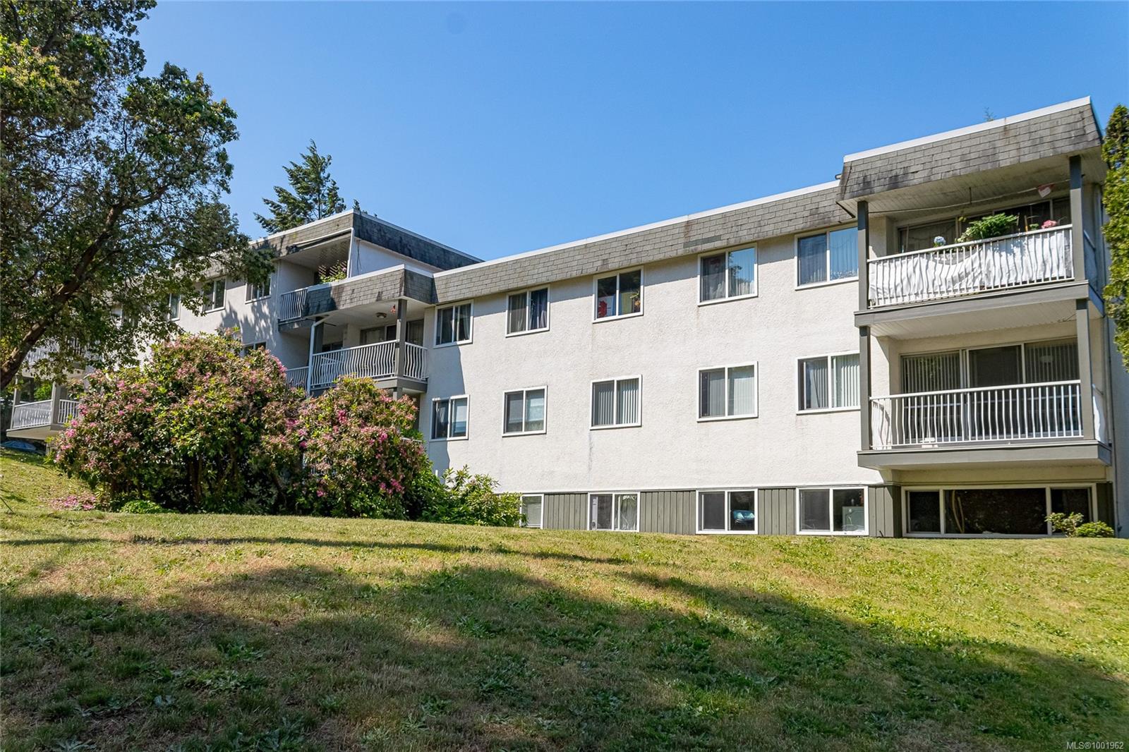 995 Bowen Rd Apt 3301, Nanaimo, BC V9R 2A4