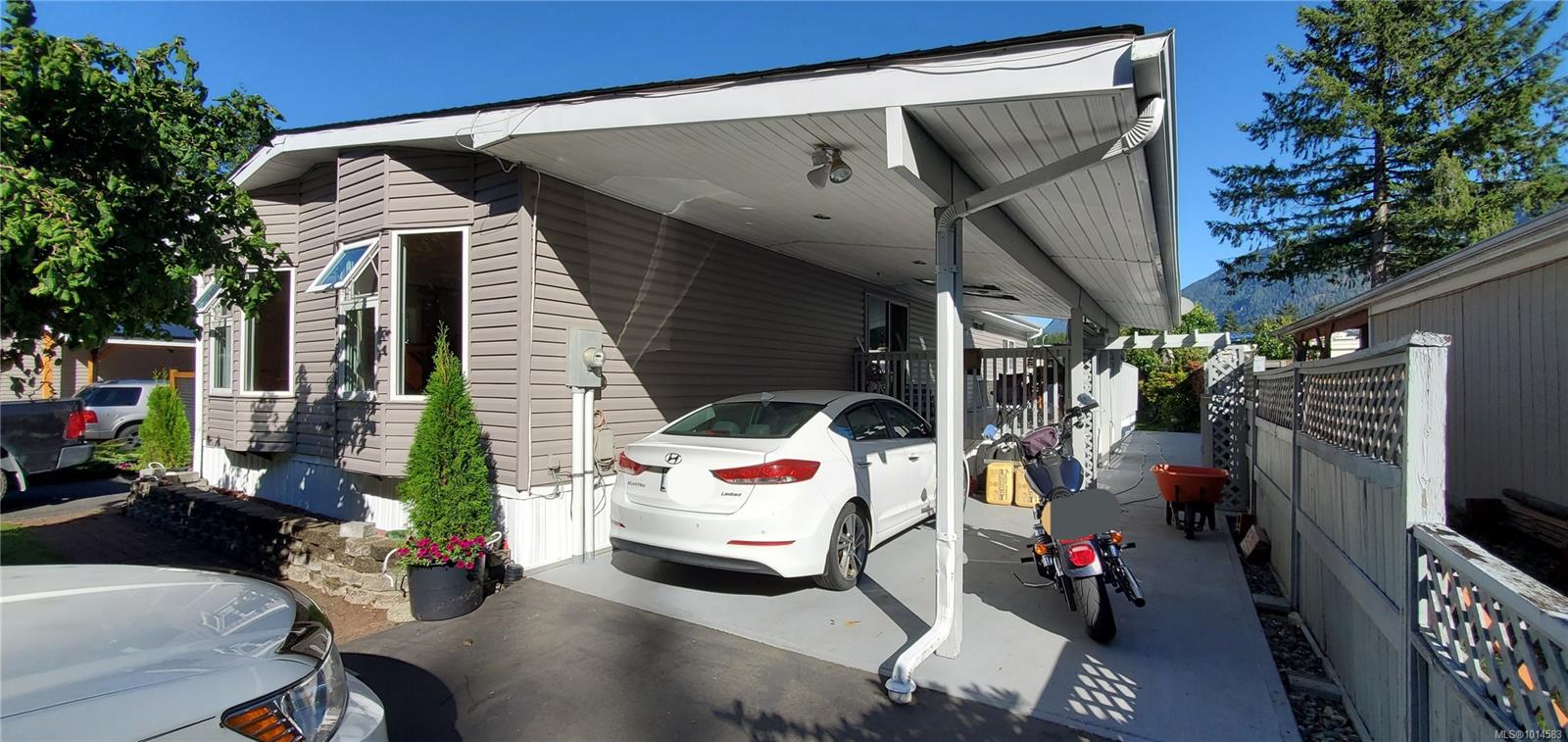 608 White Ridge Dr, Gold River, BC V0P 1G0