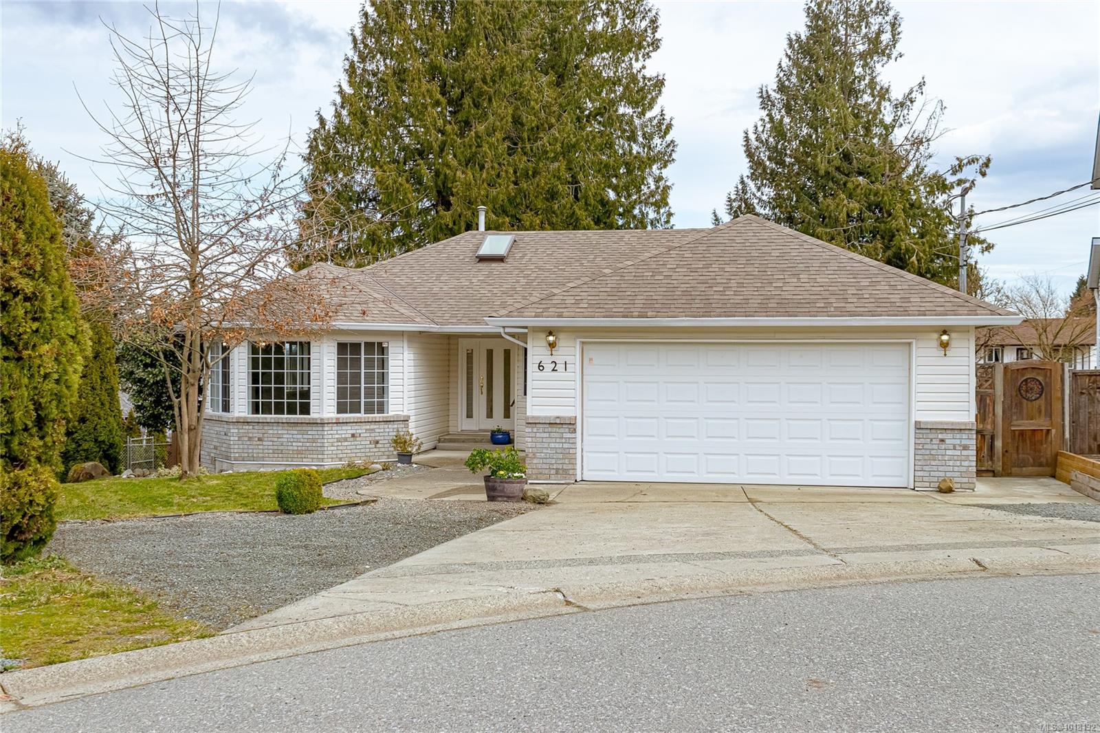 621 Wallace Pl, Ladysmith, BC V9G 1P1