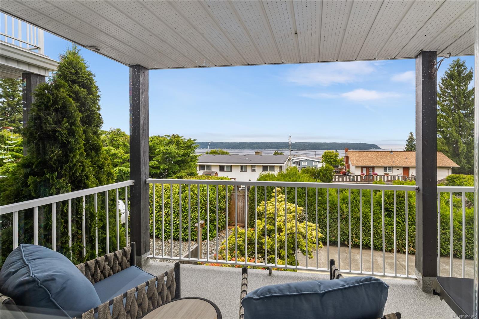 695 Upland Dr Apt 4, Campbell River, BC V9W 2A7