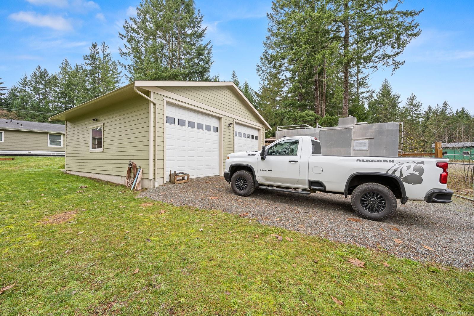 1888 Bates Rd, Courtenay, BC V9J 1X4