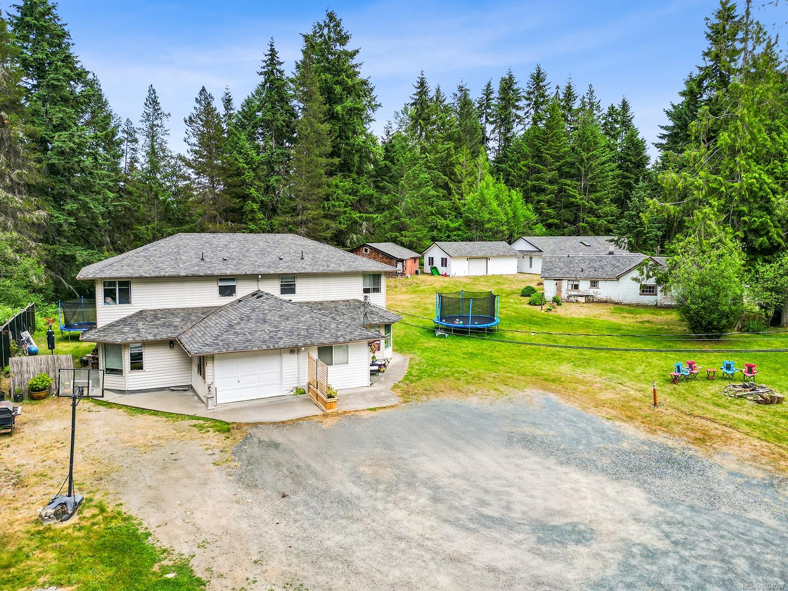 1533 Braddock Rd, Errington, BC V0R 1V0