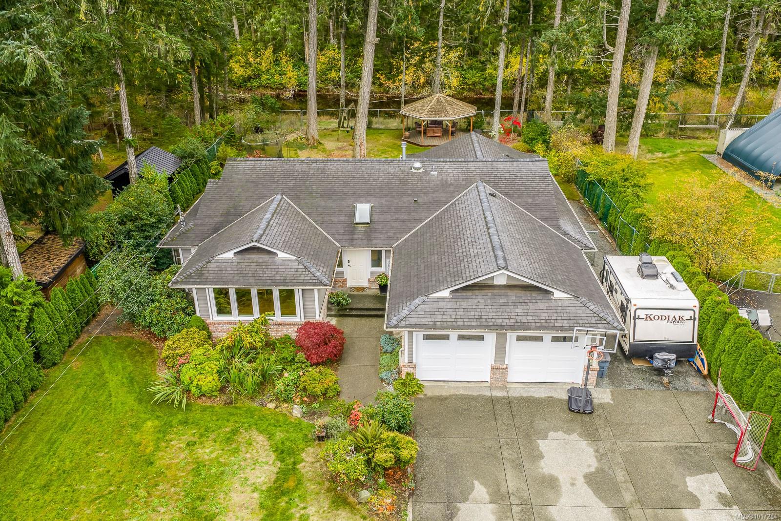 8809 Driftwood Rd, Black Creek, BC V9J 1A8