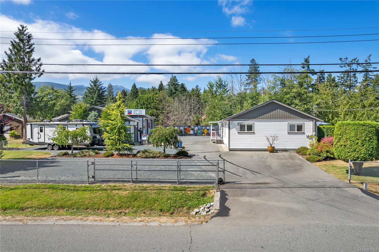 911 Poplar Way, Qualicum Beach, BC V9K 1V8