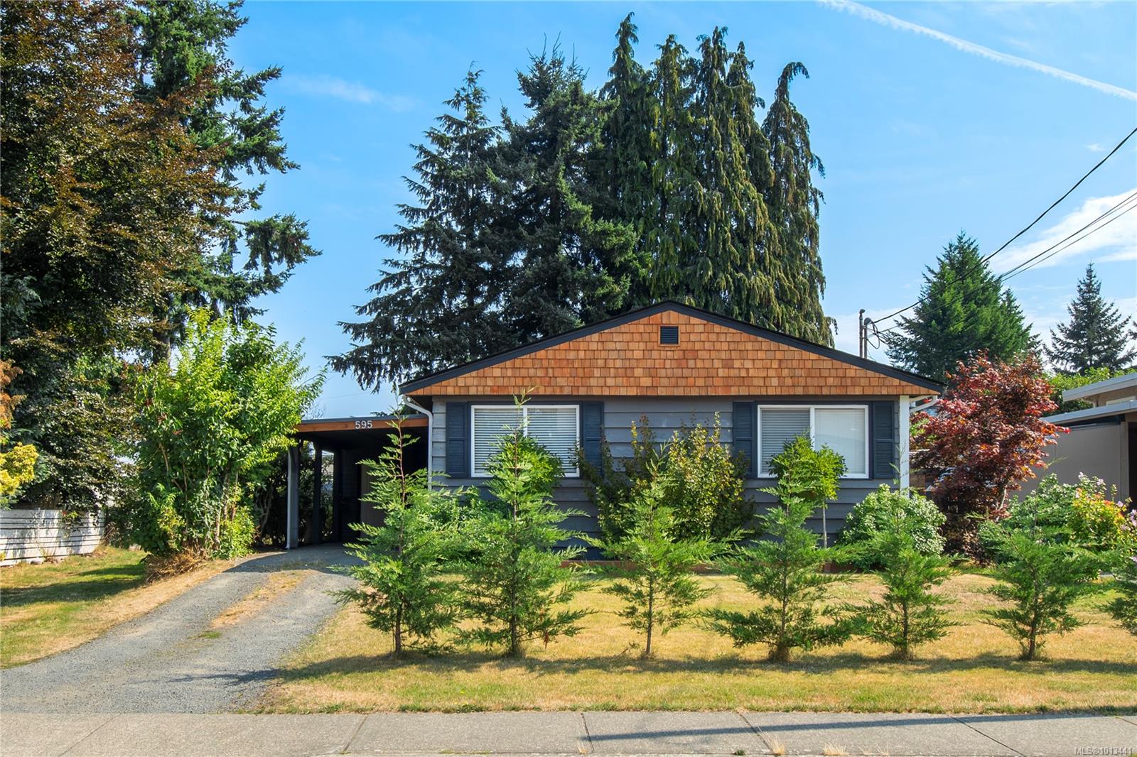 595 Cedar St, Campbell River, BC V9W 2V7