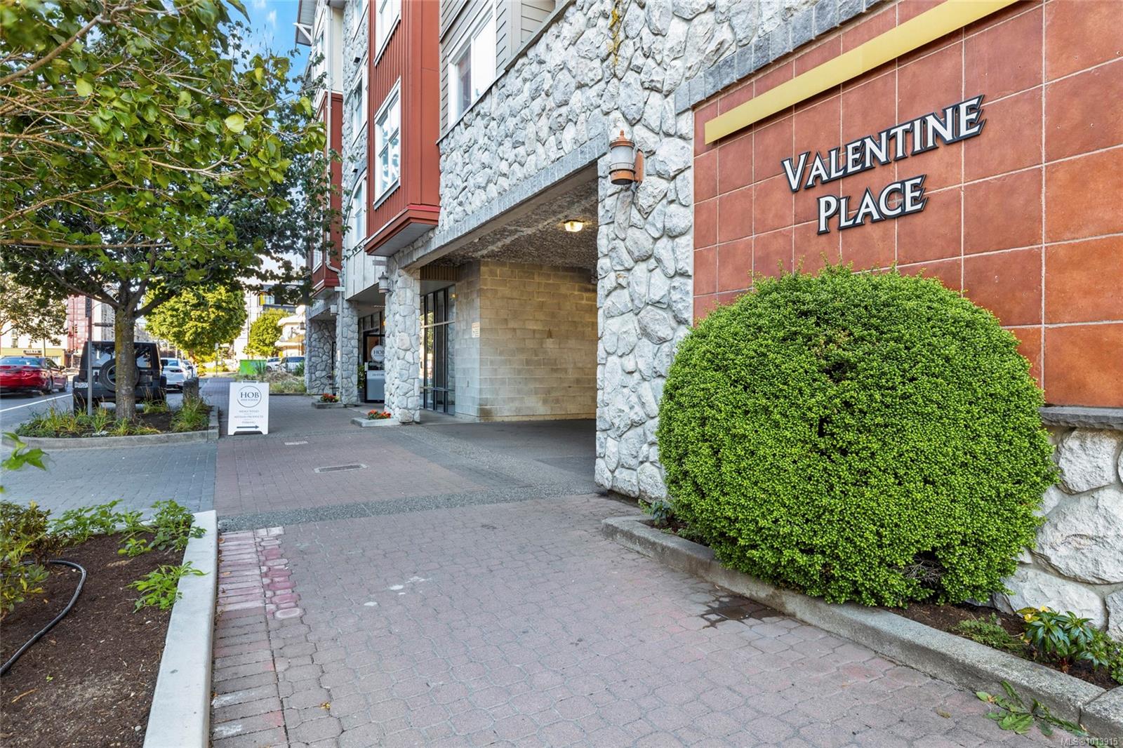 2829 Peatt Rd Apt 321, Langford, BC V9B 3V5