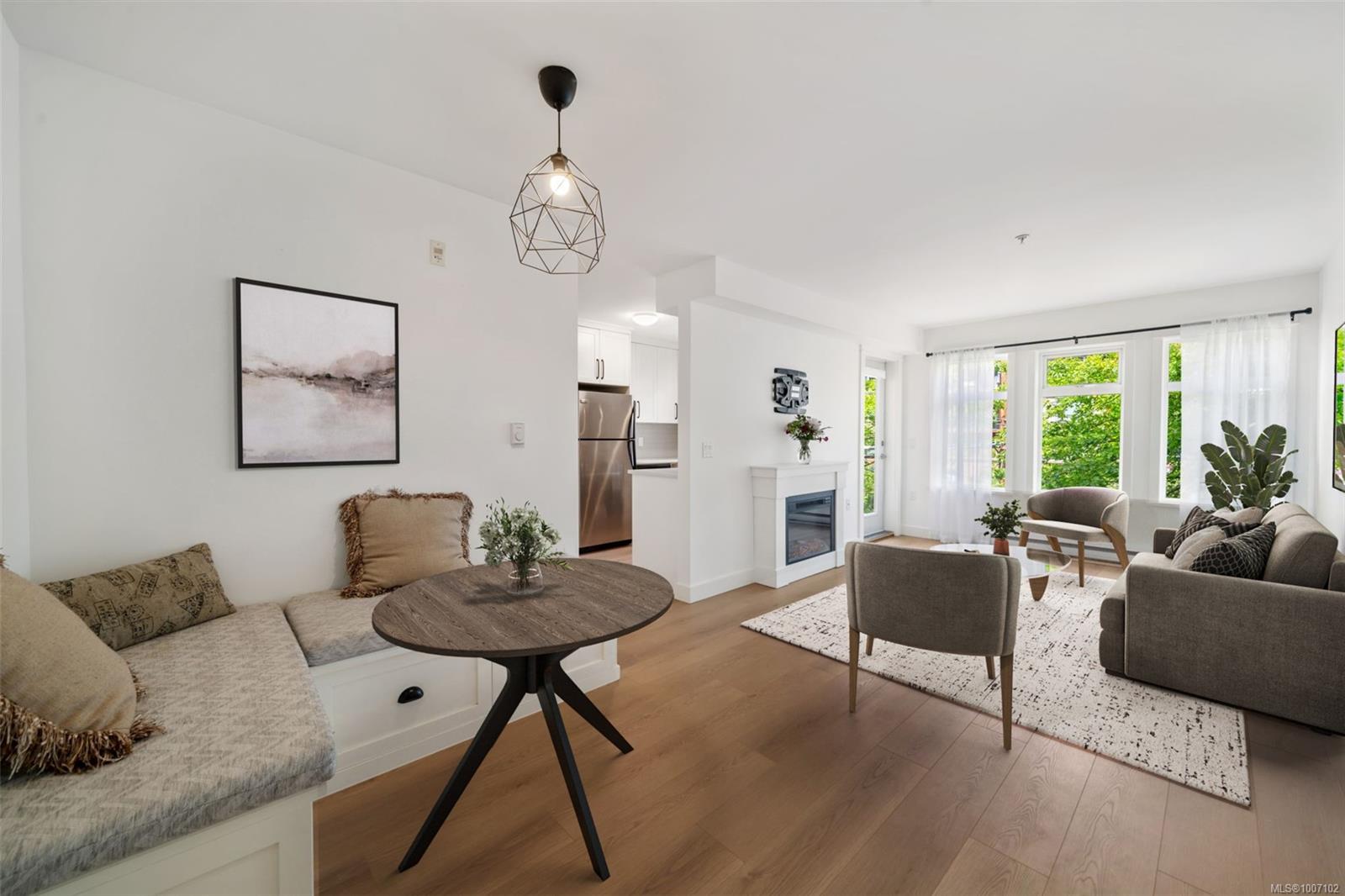 655 Goldstream Ave Apt 314, Langford, BC V9B 2W9