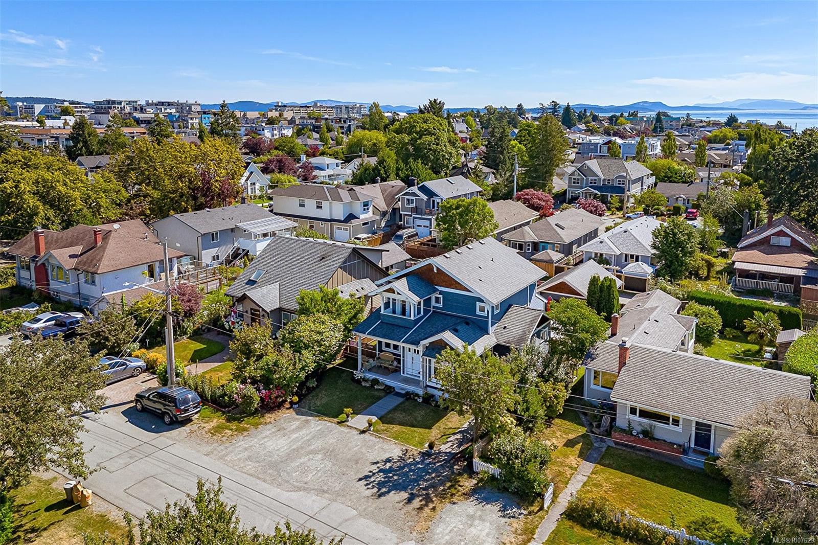 9625 Seventh St, Sidney, BC V8L 2V4