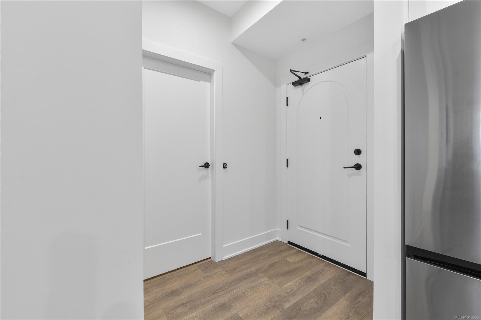 1114 Samar Cres Apt 308, Langford, BC V9B 7C5