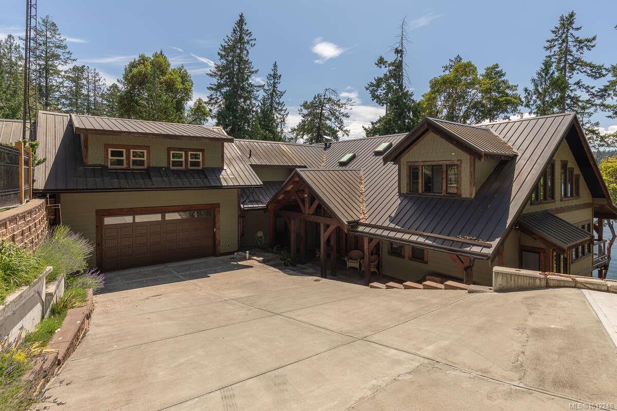 123 Smith Rd, Salt Spring, BC V8K 2W9